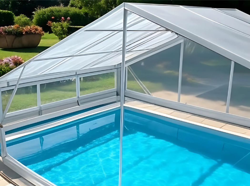Retractable glass cover of pool